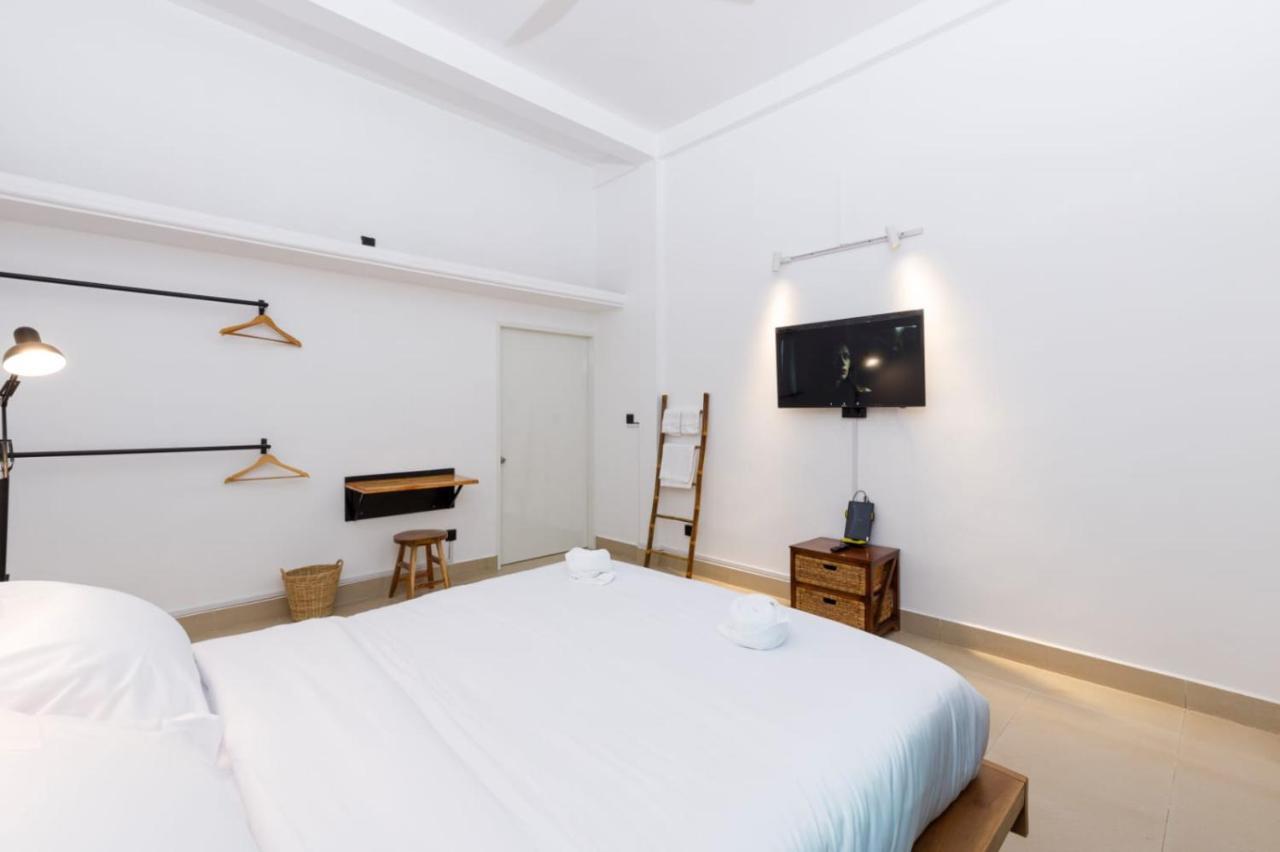 White Angel Boutique Siem Reap Hotel Exterior photo